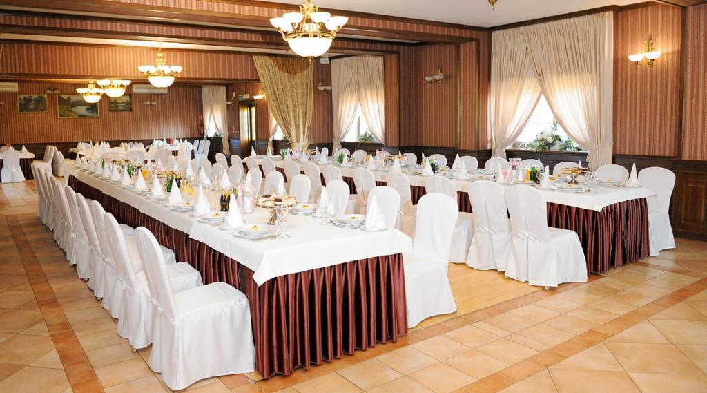 Hotel Czardasz Koziegłowy Esterno foto