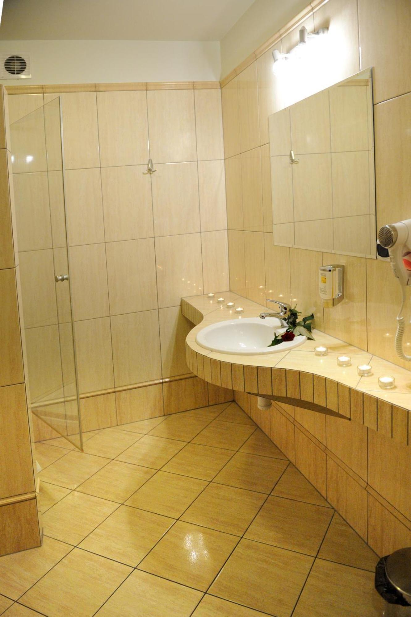 Hotel Czardasz Koziegłowy Esterno foto
