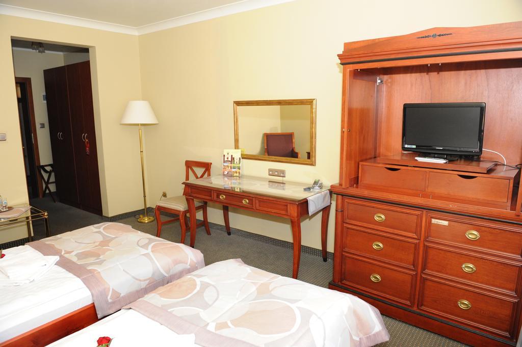 Hotel Czardasz Koziegłowy Esterno foto