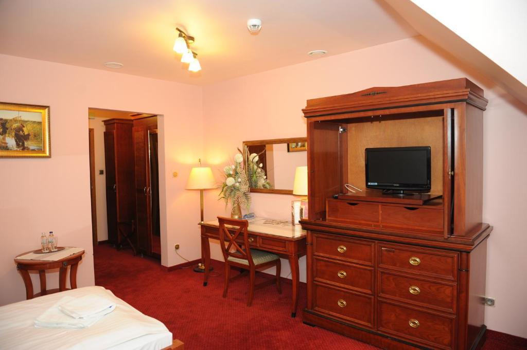 Hotel Czardasz Koziegłowy Esterno foto